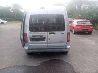 Gebraucht Ford Tourneo Connect Trend 110 PS (80 kW) 2010 Polarsilber metallic Van / Kleinbus