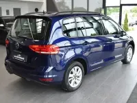 Gebraucht VW Touran Comfortline 150 PS (110 kW) 2022 Blau Van / Kleinbus