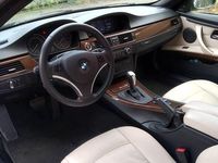 Gebraucht BMW 325 Cabriolet 218 PS (160 kW) 2012 Schwarz Cabrio