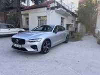 Gebraucht Volvo S60 R-Design 197 PS (144 kW) 2021 Grau Limousine
