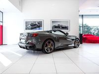 Second-hand Ferrari Portofino 620 CP (456 kW) 2024 Gri Cabrio