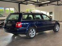 Gebraucht VW Passat 115 PS (84 kW) 2001 Blau Kombi