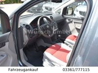 Second-hand VW Caddy Team 109 CP (80 kW) 2009 Gri Monovolum