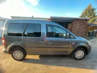 Usado VW Caddy 102 HP (75 kW) 2015 Cinzento Monovolume