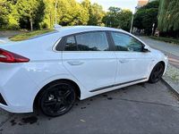 Gebraucht Hyundai Ioniq Premium 141 PS (103 kW) 2017 Weiß Kleinwagen