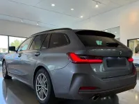 Gebraucht BMW 318 152 PS (111 kW) 2024 Grau Kombi