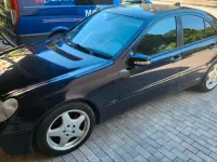 Gebraucht Mercedes C220 143 PS (105 kW) 2003 Blau Limousine