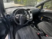 Usado Opel Corsa 80 HP (58 kW) 2008 Prateado Citadino