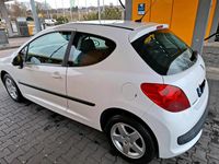Gebraucht Peugeot 207 Urban Move 95 PS (69 kW) 2009 Weiß Kleinwagen