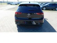 Gebraucht VW Golf VIII Life 131 PS (96 kW) 2023 Deepblackperleffektmet c9x (metallic) Limousine