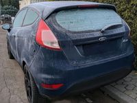 gebraucht Ford Fiesta 1.2l - Bj 2015 in blau 96t km