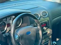 Używany Ford Focus ST 125 KM (91 kW) 2010 Biały Sedan/Limuzyna