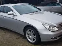 Gebraucht Mercedes CLS500 306 PS (225 kW) 2004 Silber Coupé