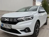 Używany Dacia Sandero Expression 91 KM (66 kW) 2023 Biały Sedan/Limuzyna