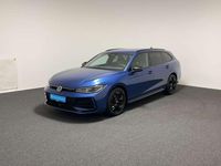 Gebraucht VW Passat R-line 150 PS (110 kW) 2025 Reef blue metallic Kombi