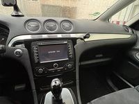 Gebraucht Ford S-MAX Titanium 140 PS (102 kW) 2014 Braun Van / Kleinbus