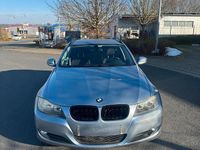 Gebraucht BMW 318 145 PS (106 kW) 2009 Blau Kombi