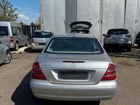 Usata Mercedes E240 177 CV (130 kW) 2003 Argento Berlina