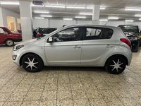 Gebraucht Hyundai i20 Edition 86 PS (63 kW) 2012 Silber Kleinwagen