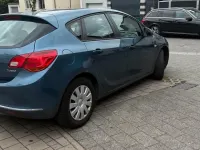 Gebraucht Opel Astra 140 PS (102 kW) 2015 Blau Limousine