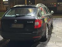 Gebraucht Skoda Superb Active 200 PS (147 kW) 2011 Schwarz Kombi