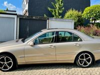 Gebraucht Mercedes C220 Elegance 143 PS (105 kW) 2000 Gold Limousine
