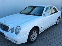 Gebraucht Mercedes E220 115 PS (84 kW) 2000 Weiß Limousine