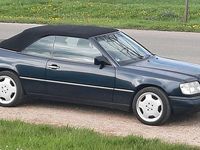 Second-hand Mercedes E200 136 CP (100 kW) 1997 Negru Cabrio
