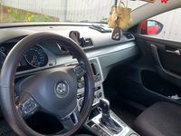 Gebraucht VW Passat 140 PS (102 kW) 2014 Rot Kombi
