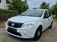 Używany Dacia Sandero 75 KM (55 kW) 2009 Biały Hatchback