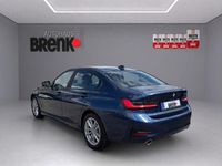 Gebraucht BMW 330e Advantage 184 PS (135 kW) 2020 Phytonicblau metallic Limousine