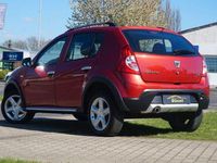 Gebraucht Dacia Sandero Stepway 88 PS (64 kW) 2012 Rot SUV