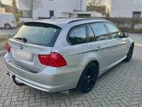 Gebraucht BMW 318 143 PS (105 kW) 2011 Silber Kombi