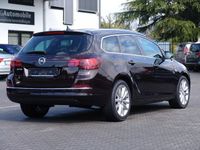Gebraucht Opel Astra Sport 131 PS (96 kW) 2013 Braun metallic Kombi