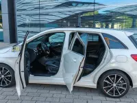 Gebraucht Mercedes B220 177 PS (130 kW) 2018 Weiß Kleinwagen