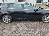 Gebraucht Volvo V60 220 PS (161 kW) 2017 Schwarz Kombi