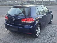 Gebraucht VW Golf VI 105 PS (77 kW) 2011 Blau Kleinwagen