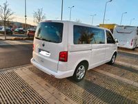 Gebraucht VW Caravelle 102 PS (75 kW) 2012 Weiß Van / Kleinbus