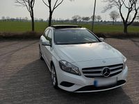 Gebraucht Mercedes A180 122 PS (89 kW) 2013 Weiß Limousine