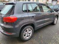 Gebraucht VW Tiguan 122 PS (89 kW) 2015 Grau SUV