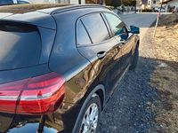 Gebraucht Mercedes GLA180 122 PS (89 kW) 2019 Schwarz SUV