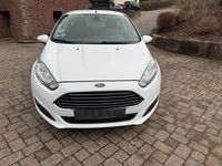 Gebraucht Ford Fiesta 95 PS (69 kW) 2014 Weiß Kleinwagen