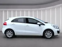Gebraucht Kia Rio Attract 86 PS (63 kW) 2014 Ud) clear white (weiss Kleinwagen