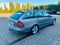 Gebraucht Mercedes C220 143 PS (105 kW) 2003 Gold Kombi