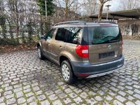 Gebraucht Skoda Yeti 105 PS (77 kW) 2011 Grau SUV