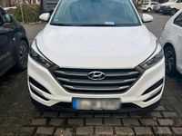 Gebraucht Hyundai Tucson 132 PS (97 kW) 2016 Grau SUV