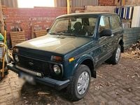 Second-hand Lada niva 83 CP (61 kW) 2011 Verde SUV