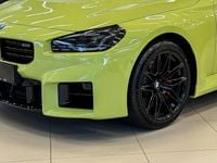 Ny BMW M2 Performance 480 HK (353 kW) 2025 Gul Coupe