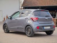 Gebraucht Hyundai i10 Trend 87 PS (63 kW) 2018 Grau Kleinwagen
