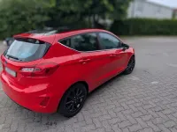 Gebraucht Ford Fiesta Titanium 101 PS (74 kW) 2017 Rot Kleinwagen